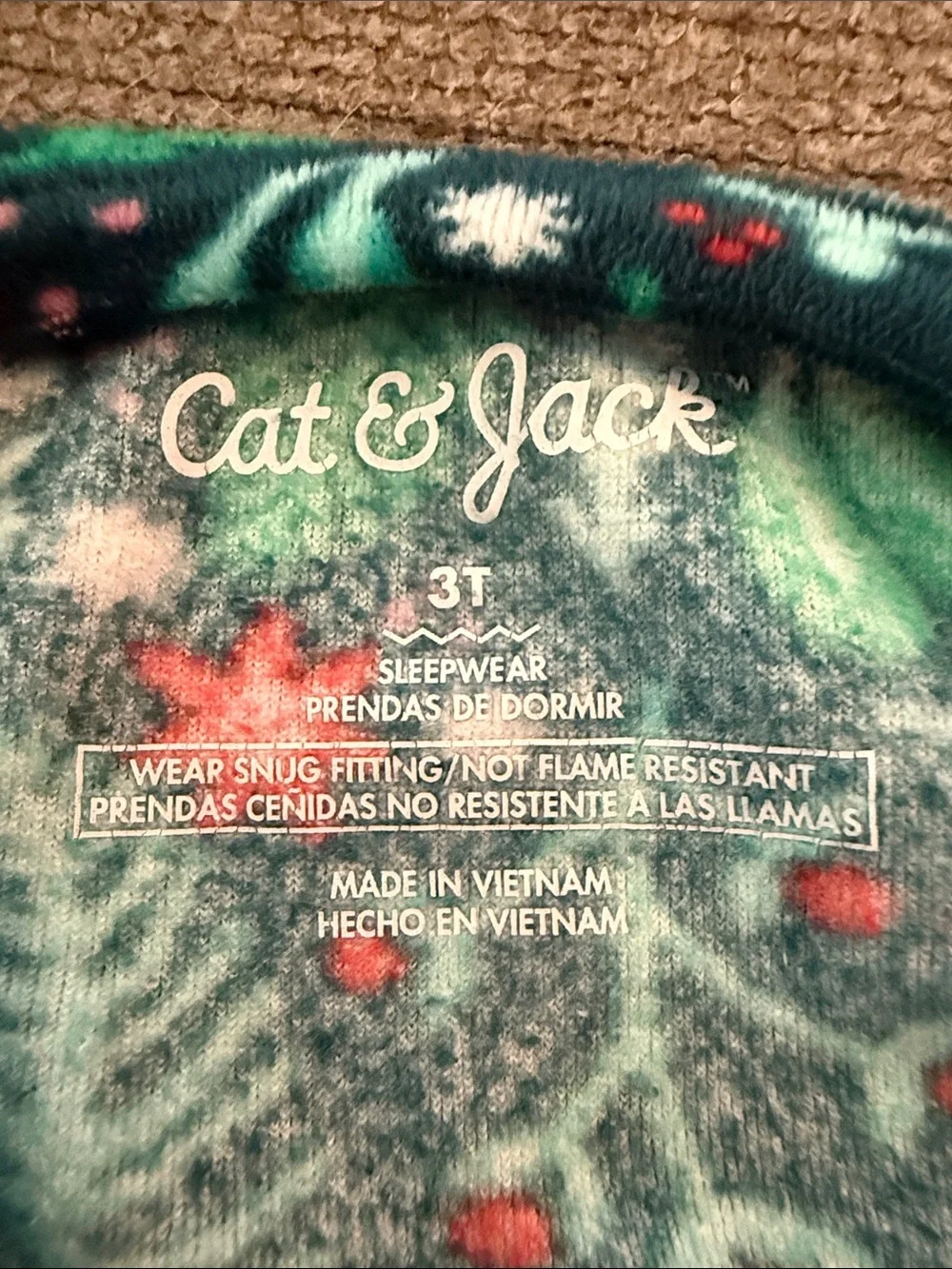 Cat & Jack Plush Green Floral Holly Holiday Kids Pajama Set